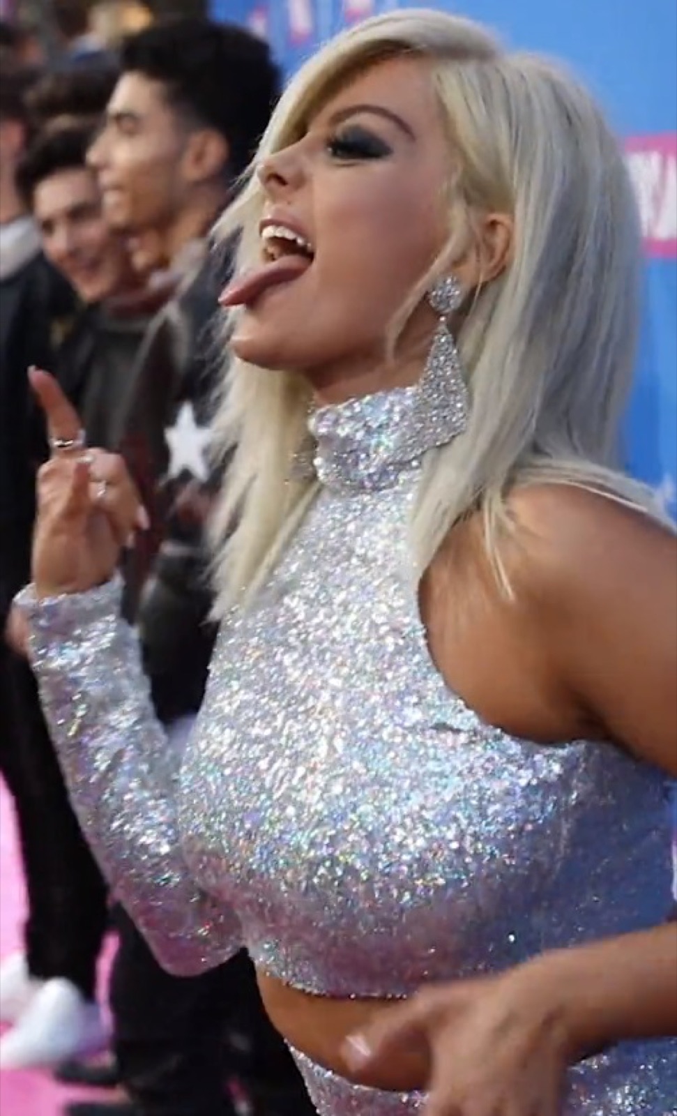 Bebe Rexha at the 2018 MTV Video Music Awards red carpet.