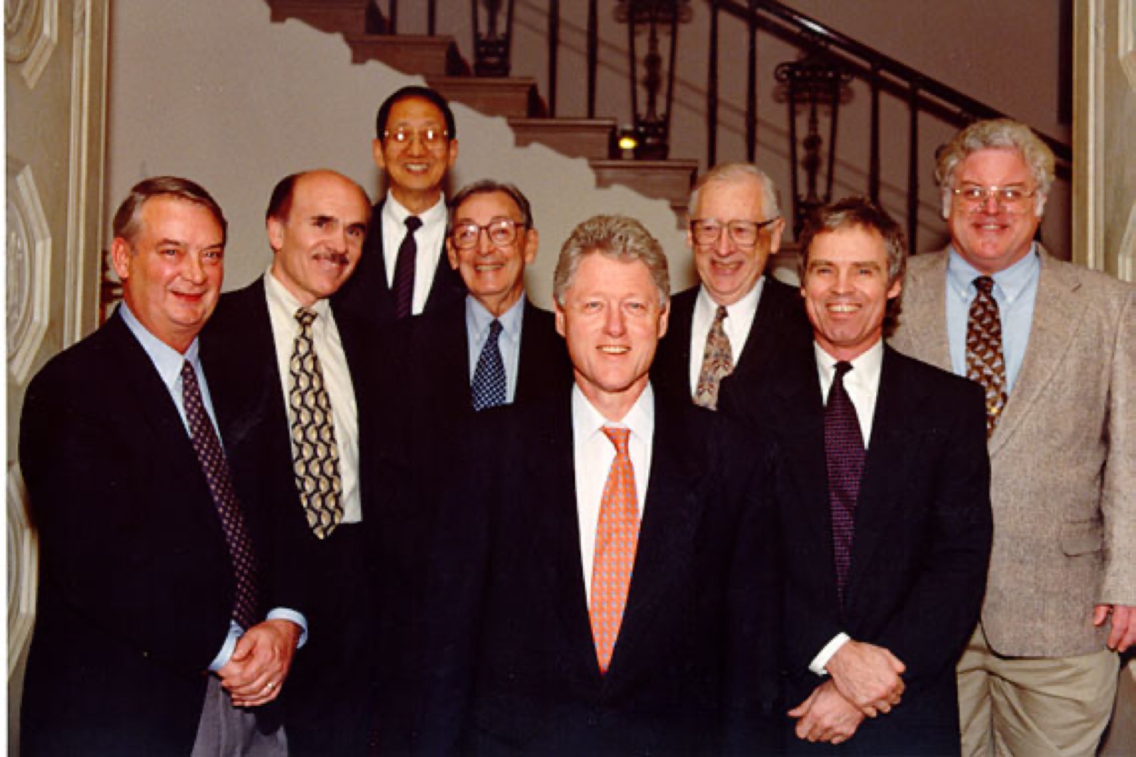 President Bill Clinton with the 1998 American Nobel laureates at the White House — Ferid Murad and his Physiology/Medicine co-laureates Robert Furchgott and Louis Ignarro.
