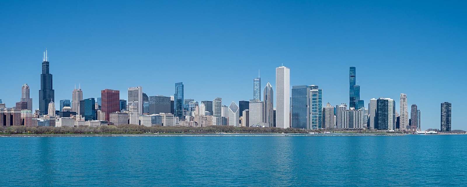 Chicago skyline — anchor of the Illinois Albanian-American community, which sits at roughly 15,300 by ACS count and includes active Pan-Albanian and youth organizations.