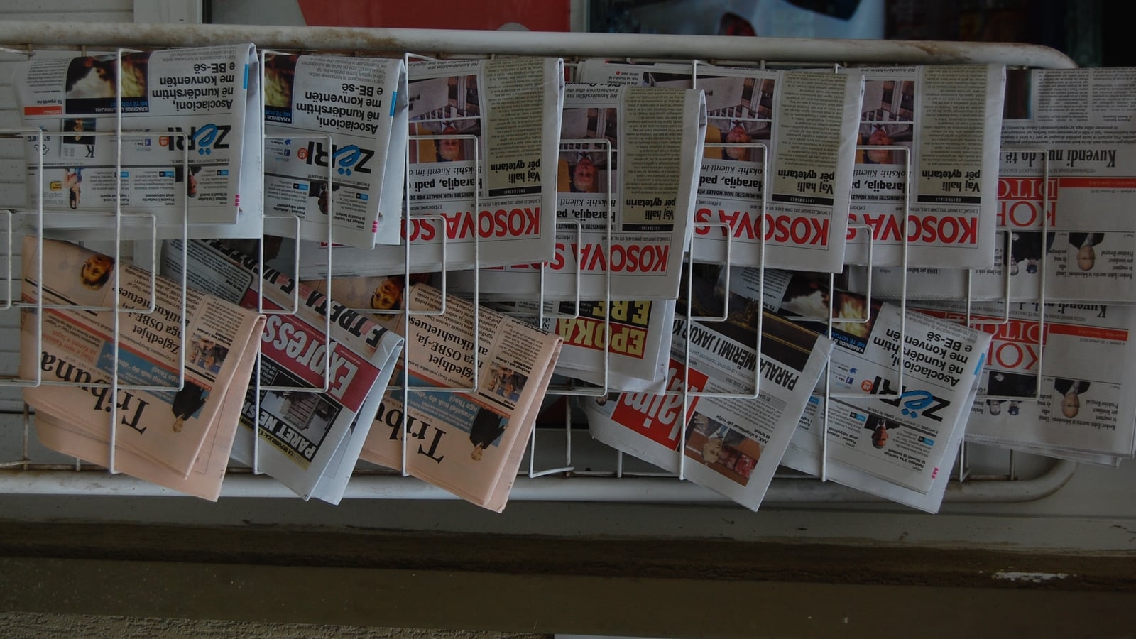 Kosovo Newspapers: A Reader's Guide to the Press in Pristina