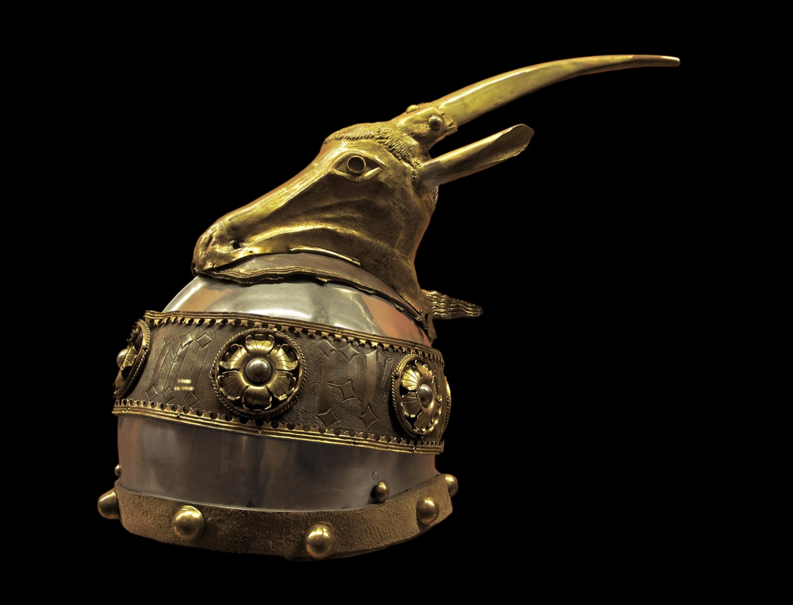Skanderbeg's helmet — horned goat-head crest, ivory band, now in Vienna's Hofburg.