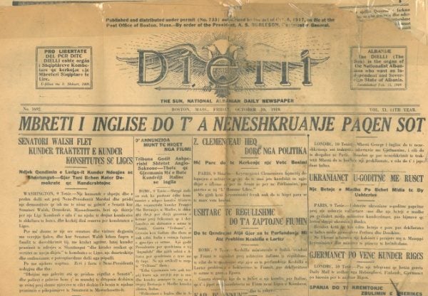 Front page of Dielli, 1919